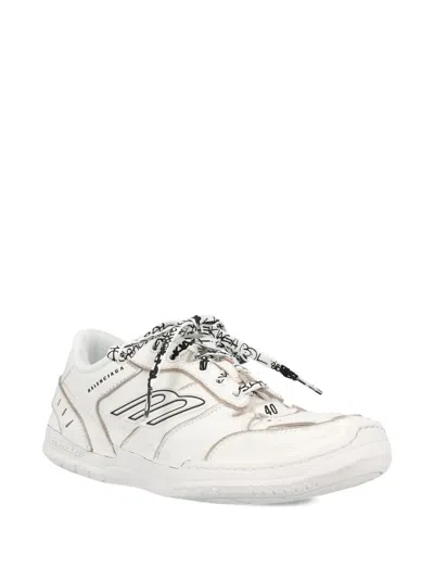 Balenciaga Women Hamptons Worn-out Leather Low-top Sneakers In Neutral