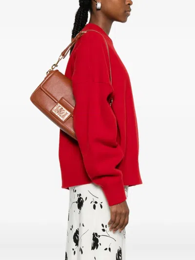 Love Moschino Locked In Schultertasche Mit Logo-schild In Brown