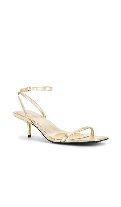 Raye Misty Å‡‰éž‹ Â€“ Æ·¡é‡‘è‰². Å°ºç � 9 (also Â€“ 10, 5.5, 6, 6.5, 7, 7.5, 8, 8.5, 9.5). In Neutral