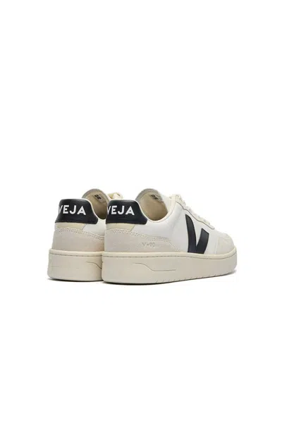 Veja V-90 Trainers, Size 7 In Neutral