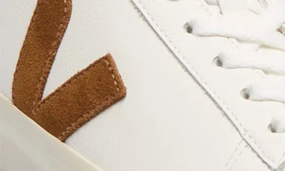 Veja Low-top Sneakers Field In White
