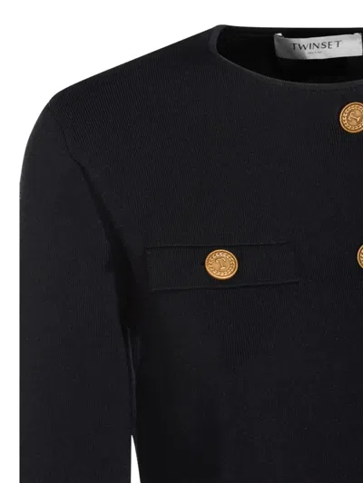 BUTTONED-UP SCALLOPED JACKET