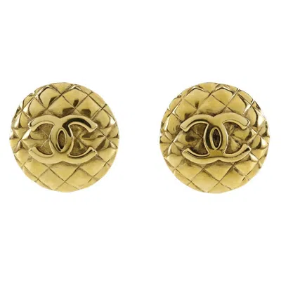 Pre-owned Chanel Vintage Round Cc Clip-on Earring Metal _plated Earrings Jewelry () In Gold