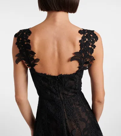 Oscar De La Renta Sleeveless Foxglove Lace Sweetheart-neck Gown In Black