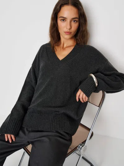 Reformation Jadey Cashmere Oversized V-neck Sweater In Black