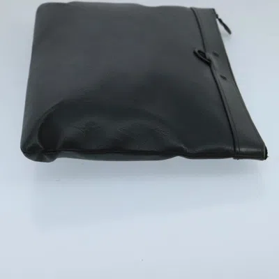 Pre-owned Louis Vuitton Discovery Black Leather Clutch Bag ()