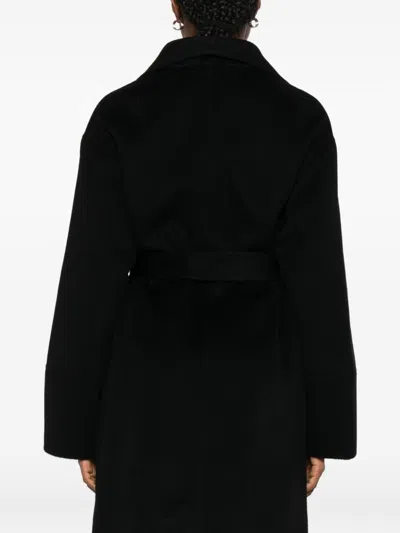 Soft Goat Wool And Cashmere Coat In Black