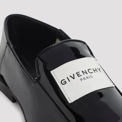 Givenchy Glossy Round Toe Loafers In Black