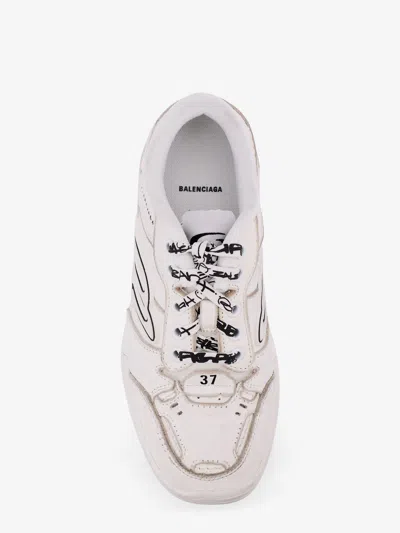 Balenciaga Women Hamptons Worn-out Leather Low-top Sneakers In Neutral