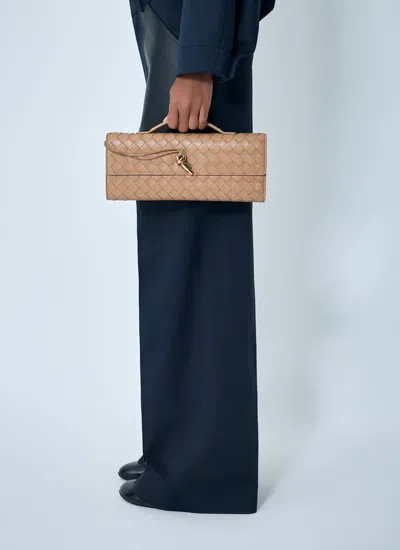 Bottega Veneta Womens Biscuit-m Brass Andiamo Intrecciato Leather Clutch Bag In Brown