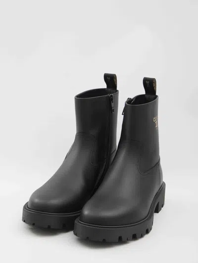 Celine Chunky Sole Round Toe Zipped Boot In Black