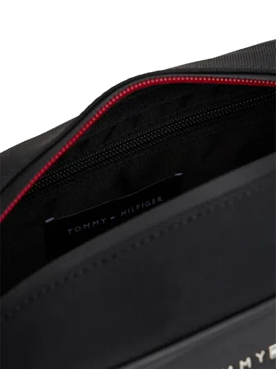 Tommy Hilfiger Logo Wash Bag In Black
