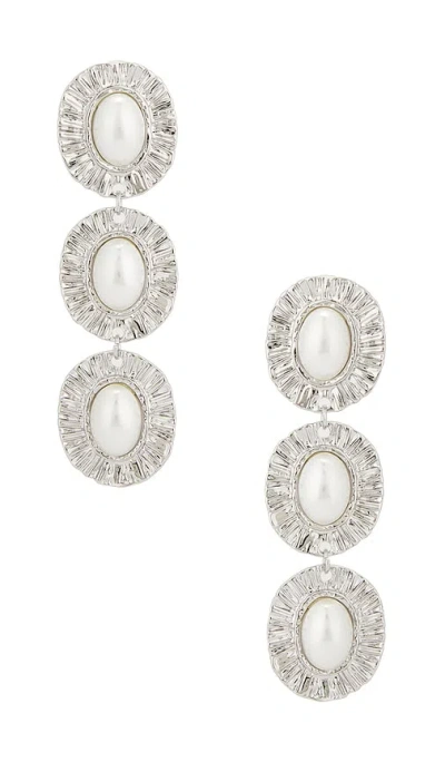 Petit Moments Providence Earrings In Metallic