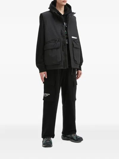 Fingercroxx Cargo-pocket Trousers In Black