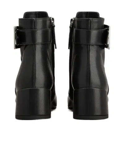 Roger Vivier Polly Booties In Leather In Black