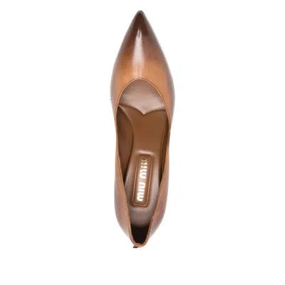 Miu Miu Ayers Vintage-effect Leather Pumps In Brown