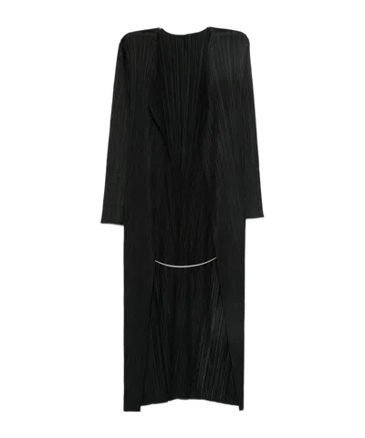 Issey Miyake Open-front Pleated Coat In Black
