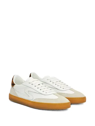 Stuart Weitzman Round-toe Low-top Casual Shoes In White
