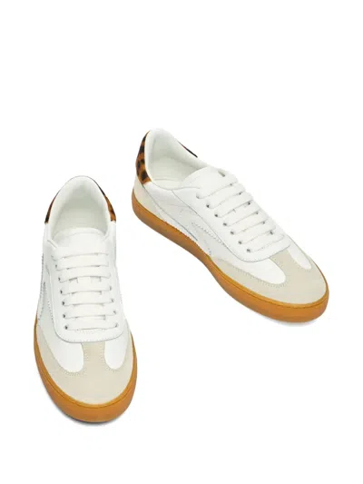 Stuart Weitzman Round-toe Low-top Casual Shoes In White