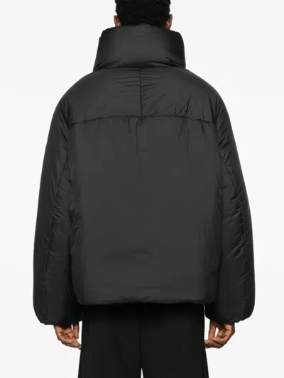 Jacquemus Logo-detail Padded Jacket In Black