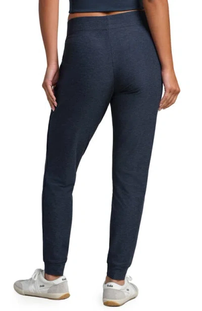 Rhone Atmosphere Joggers In Blue