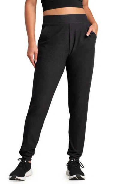 Rhone Dreamglow Taper Leg Pants In Black