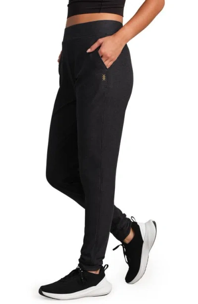 Rhone Dreamglow Taper Leg Pants In Black
