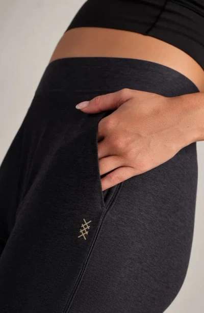 Rhone Dreamglow Taper Leg Pants In Black