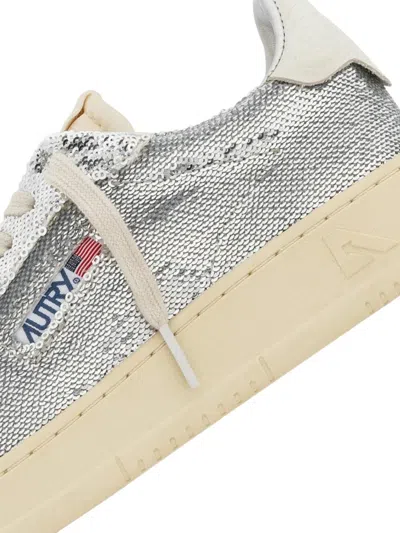 Autry Dallas Low Sparkling Sneakers In Silver And White Sequins Shoes In Gray