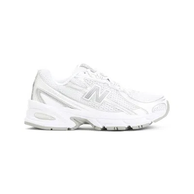 New Balance Streamlined White Sneakers With Breathable Mesh Upper In White