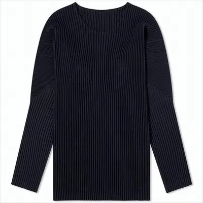Issey Miyake Pleated Black Long-sleeve T-shirt With Structured Silhouette In Blue