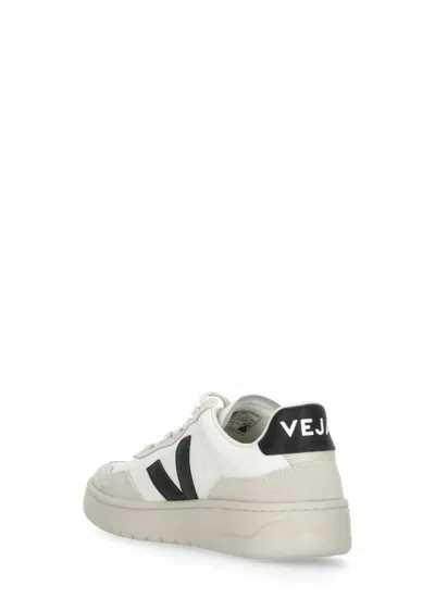 Veja Women's V-90 Extra White Nautico In White