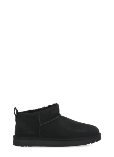 Ugg Low-cut Slip-on Boots With Twinface Lining And Textured Sole In Black
