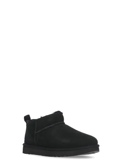 Ugg Low-cut Slip-on Boots With Twinface Lining And Textured Sole In Black