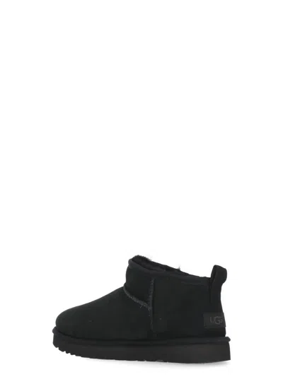 Ugg Low-cut Slip-on Boots With Twinface Lining And Textured Sole In Black