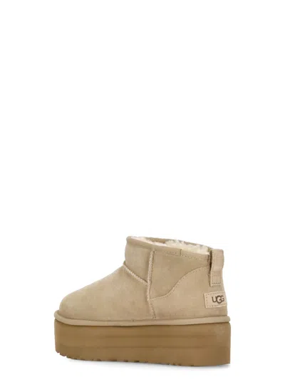 Ugg Classic  Ultra Mini Platform In Neutral