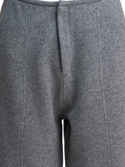 Umarmung Trousers In Gray
