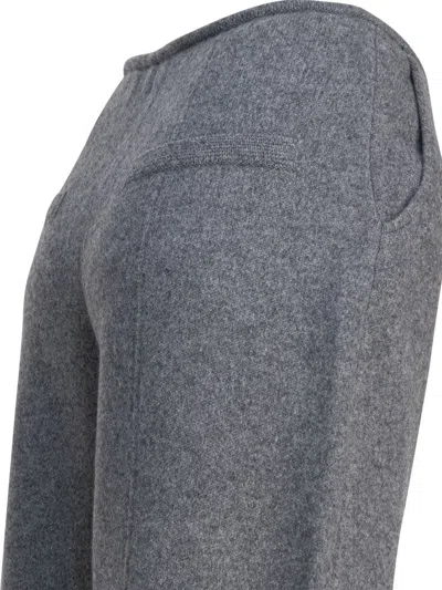 Umarmung Trousers In Gray