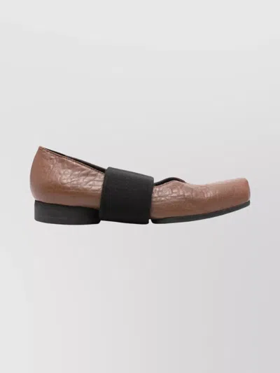 Uma Wang Ballet Flats With Elastic Band In Brown