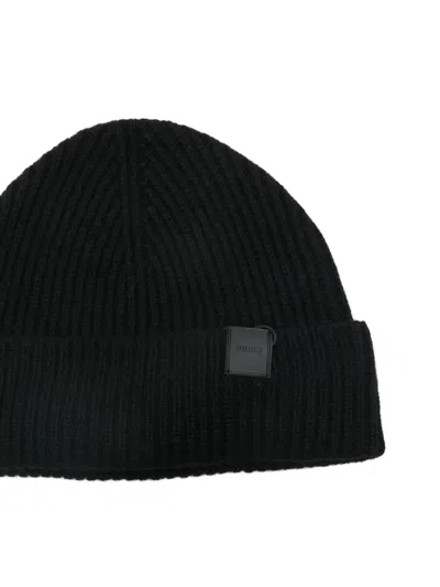 Juunj Ribbed Logo-patch Beanie In Black
