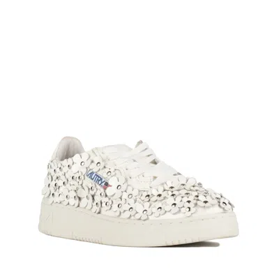 Autry Medalist Low 'blooming' Sneakers In White Patent Leather In Multi