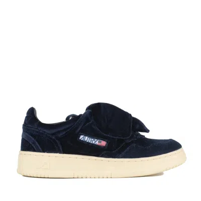 Autry Medalist Low-top Sneakers In Blue