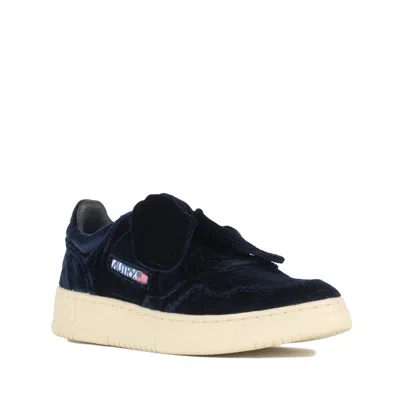 Autry Medalist Low-top Sneakers In Blue