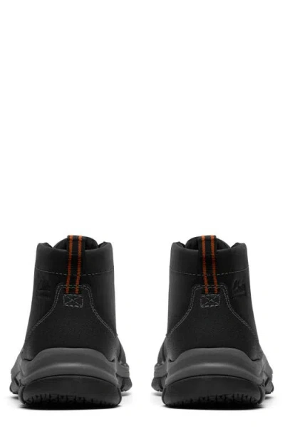 Clarks Walpath Chukka In Black