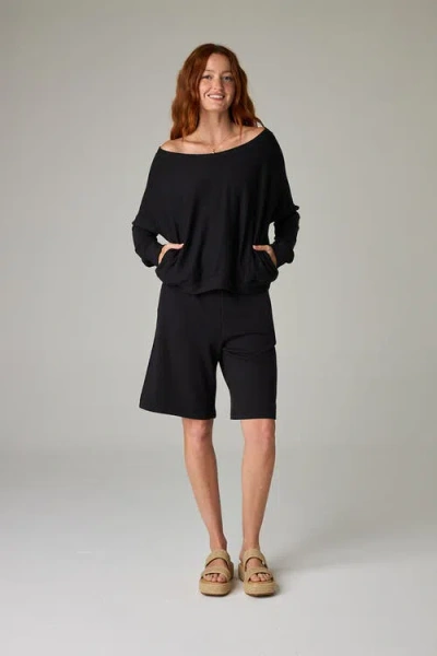 Eavolu Baikal Eco-luxe Fleece Bermuda Short In Neutral