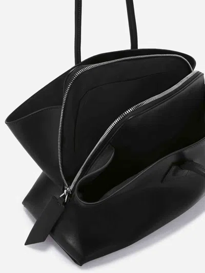 Attico Medium Walk In Silver In Black