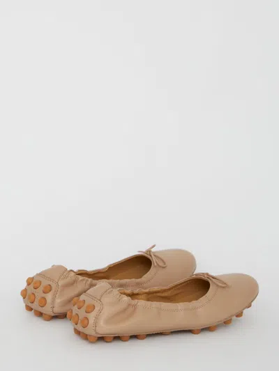 Tod's Des Gommini 76k Ballerinas In Neutral