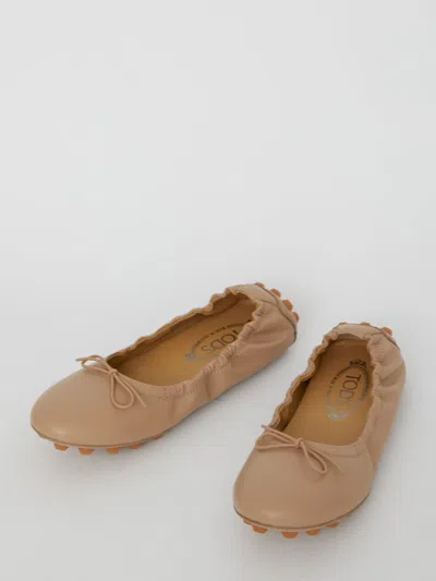 Tod's Des Gommini 76k Ballerinas In Neutral