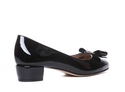 Ferragamo Women Vara Pumps In Black Patent Leather With Bow In Black