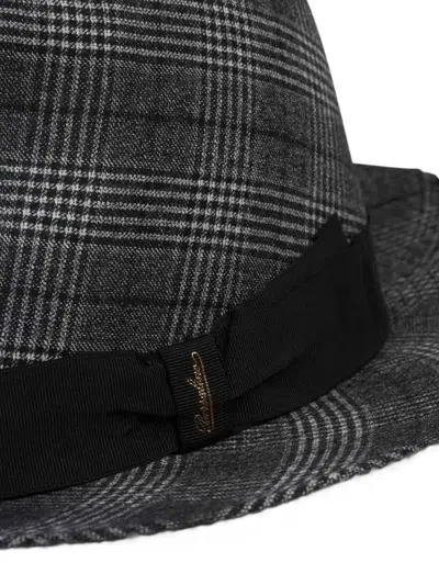 格纹缎带礼帽